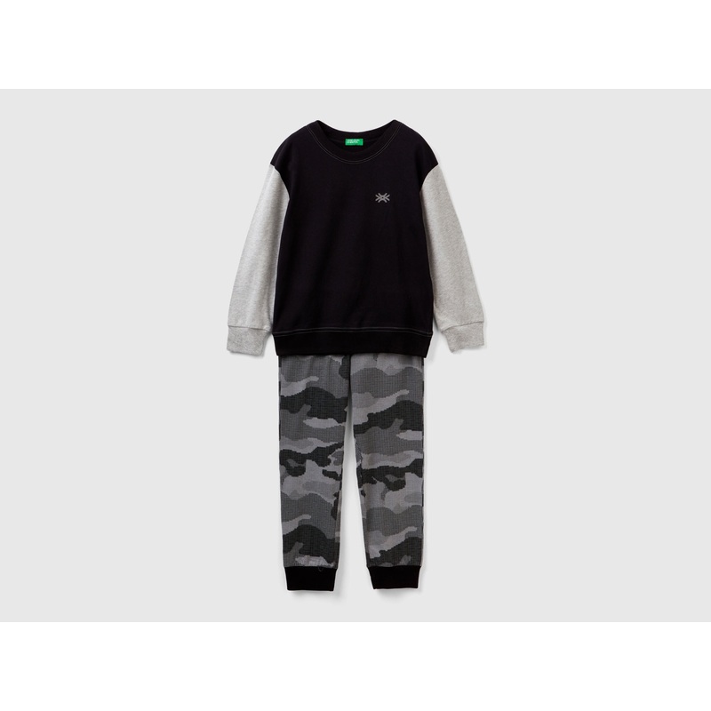 Pyjamas With Camouflage Bottoms