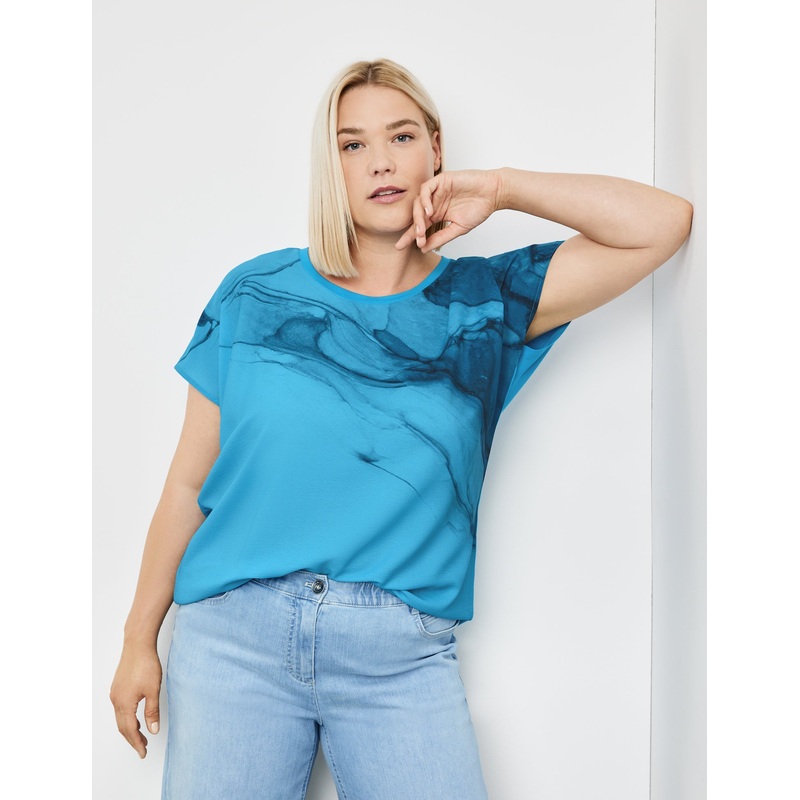 Short Sleeve Top With A Satin Front