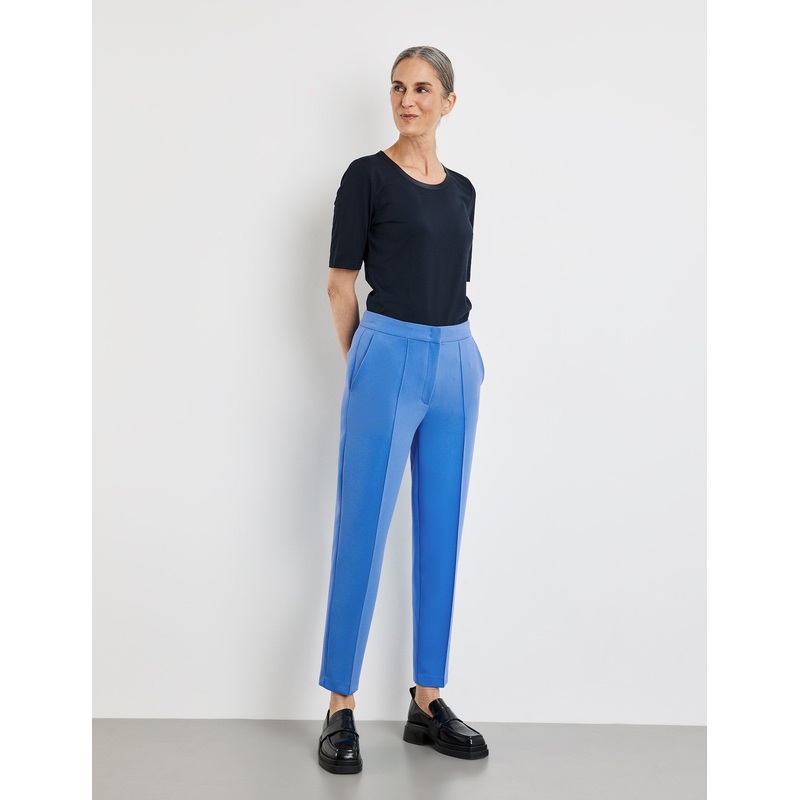 7/8-Length Trousers Made Of Stretch Fabric