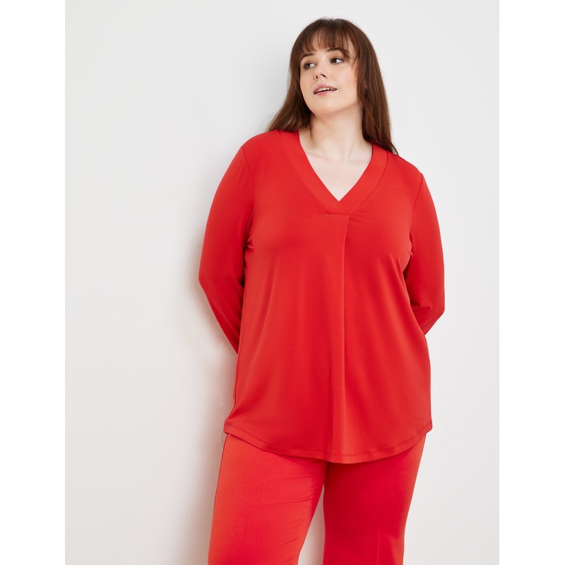Casual Long Sleeve Top With A V-Neckline
