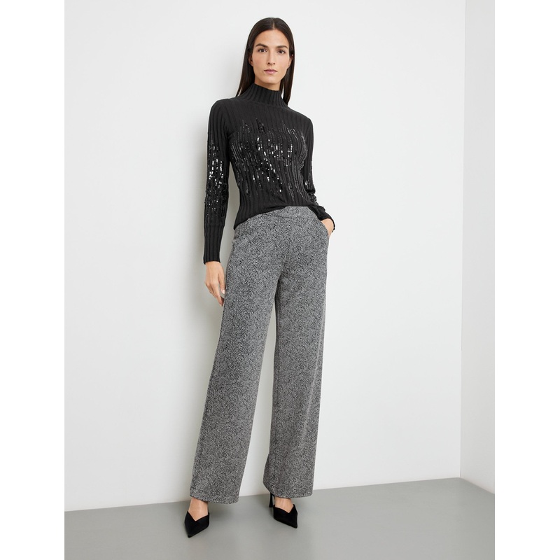 Pull-On Trousers With A Wide Leg And A Fine Houndstooth Pattern