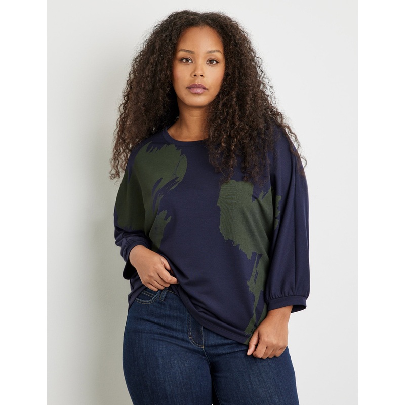 Sweatshirt With Wide-3/4-Length Sleeves