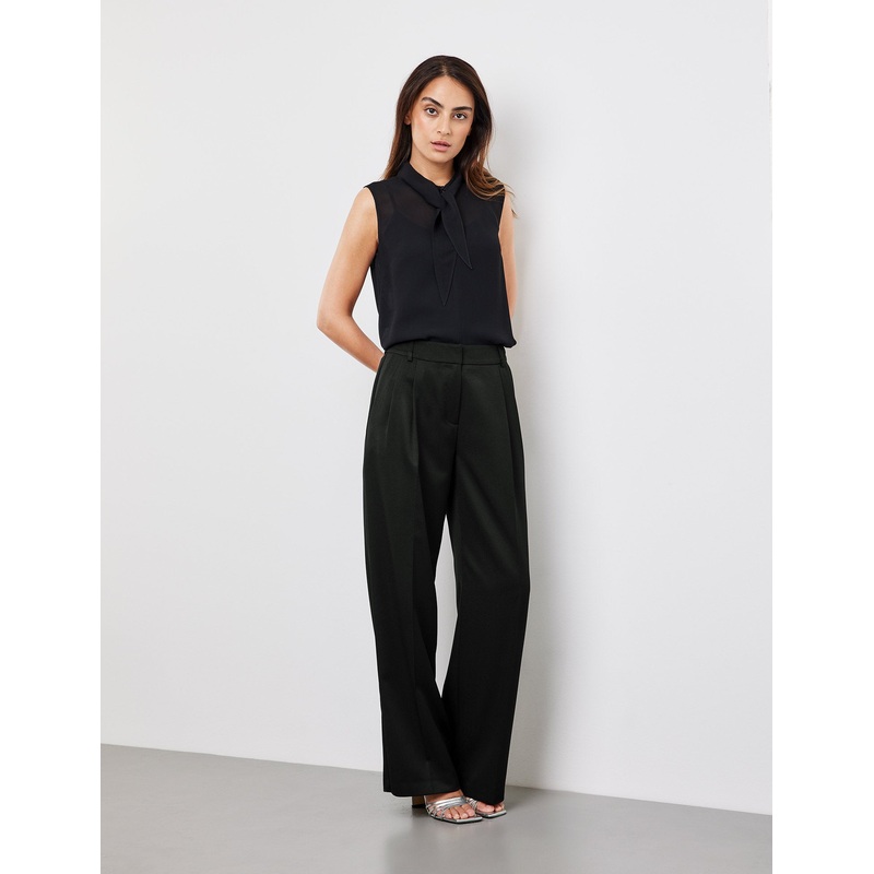 Trousers With A Wide Leg