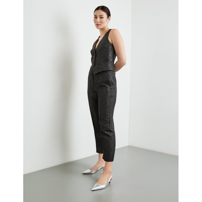 3/4-Length Trousers Made Of Shiny Jacquard