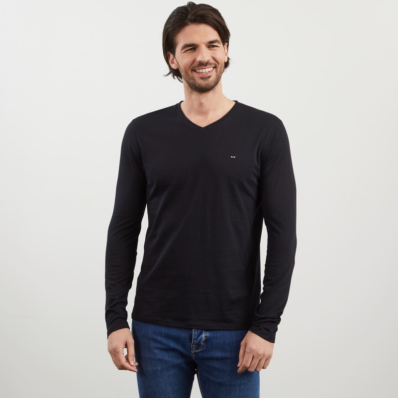 Long Sleeved Black V Neck T-Shirt