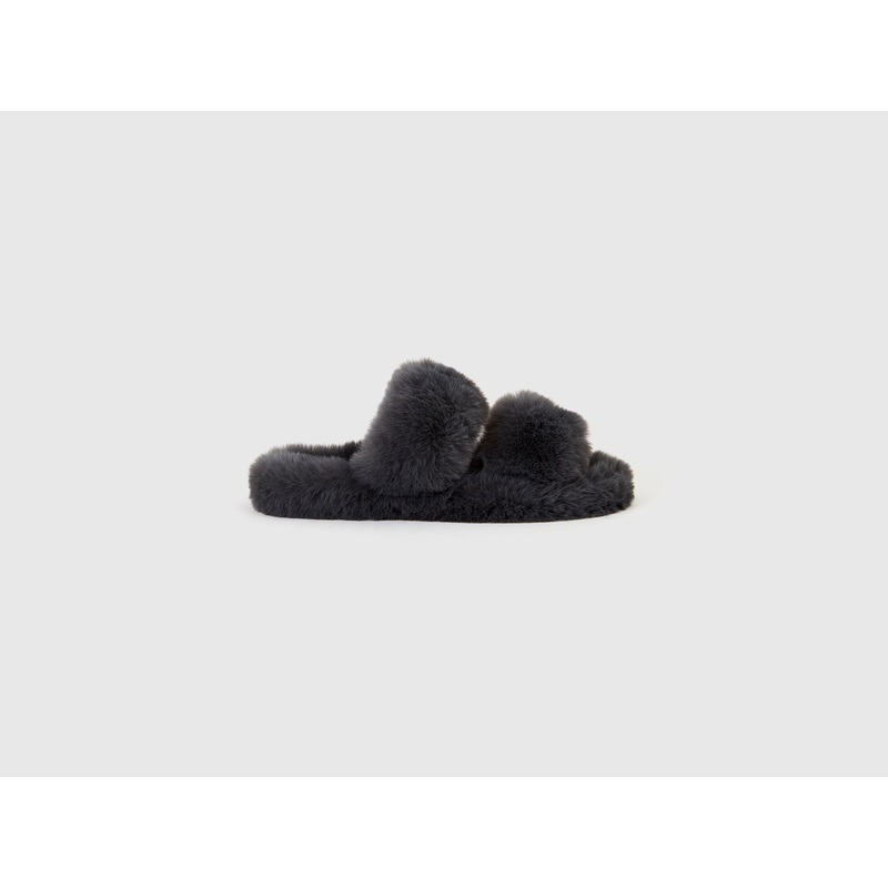 Slippers In Faux Fur