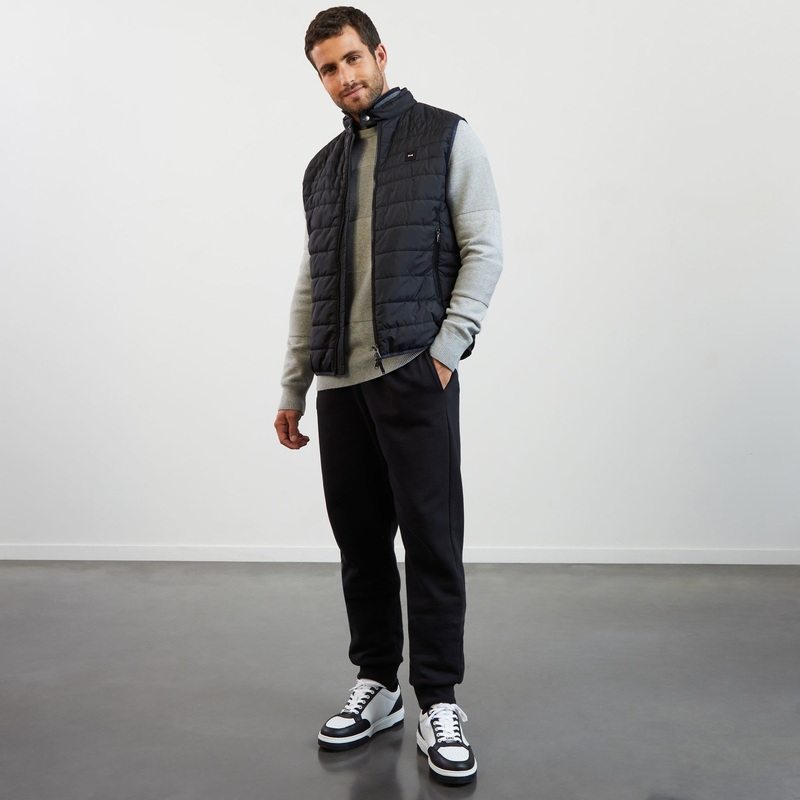 Black Sleeveless Puffa Jacket