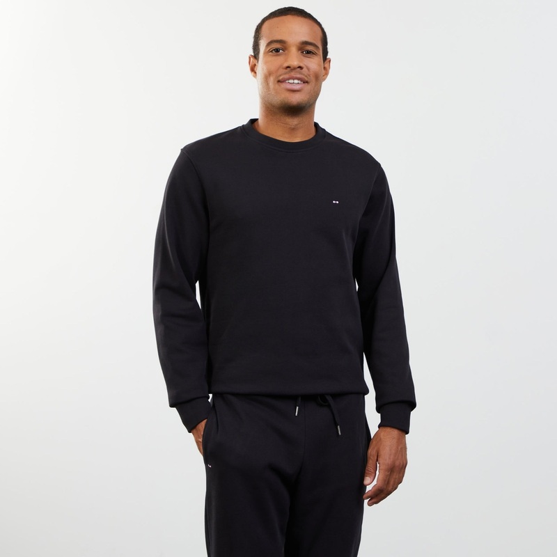 Plain Black Round-Neck Sweatshirt
