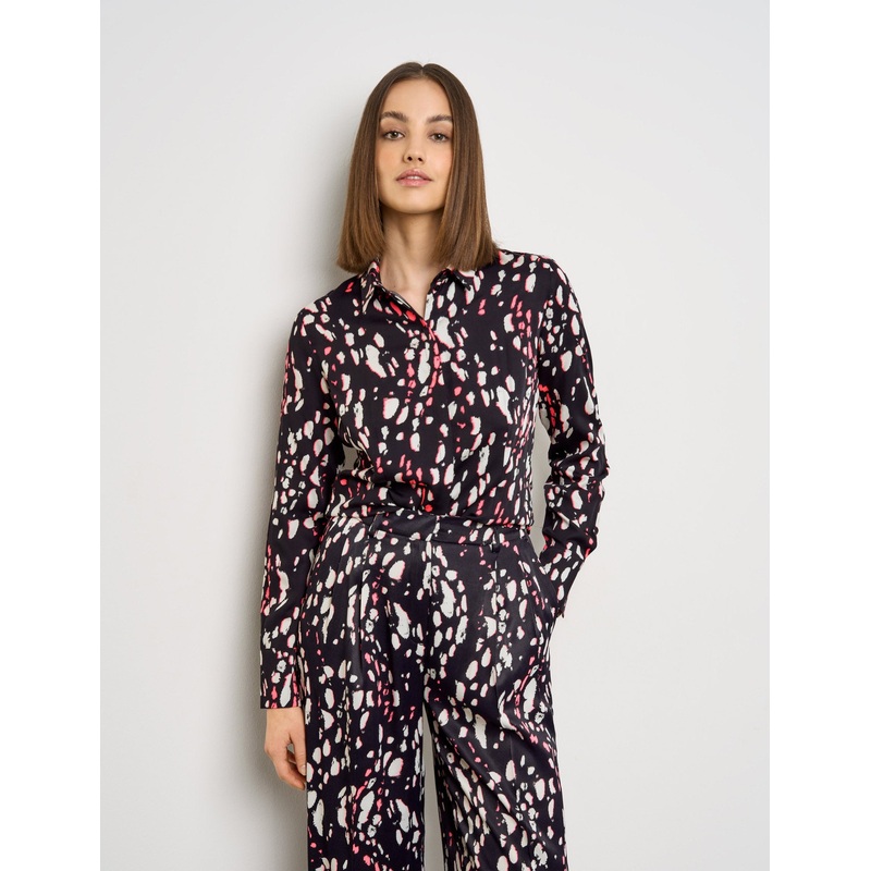 Fitted Shirt Blouse With An All-Over Print