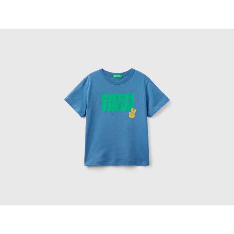 T-Shirt With Graphics