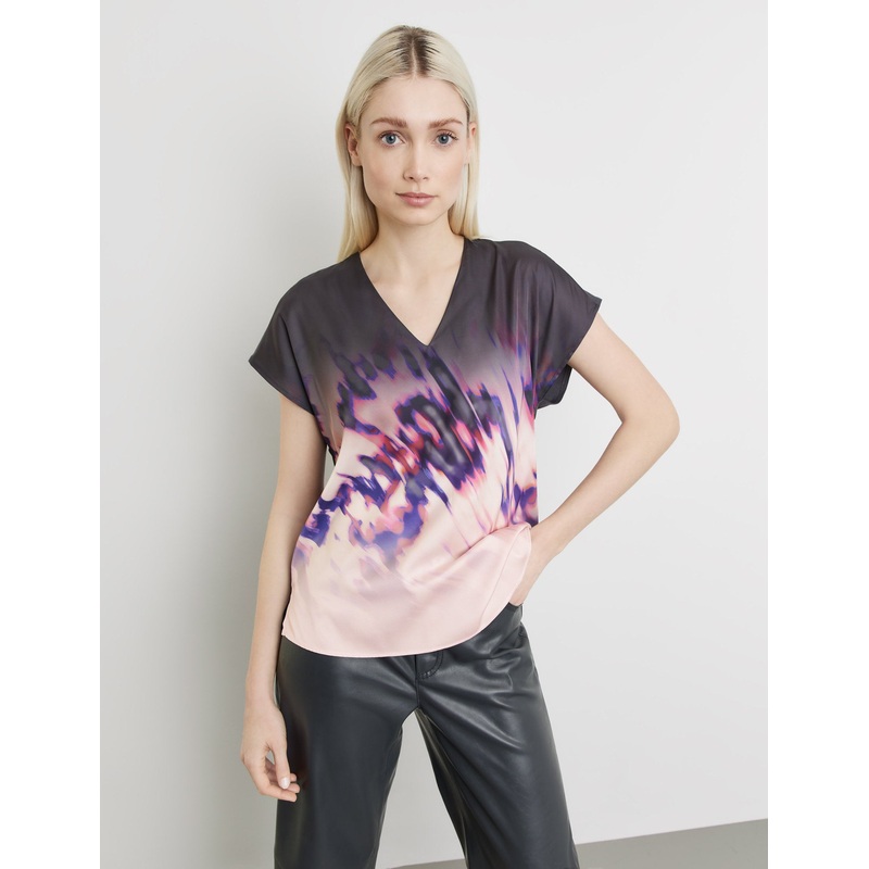 Blouse Top With A V-Neckline