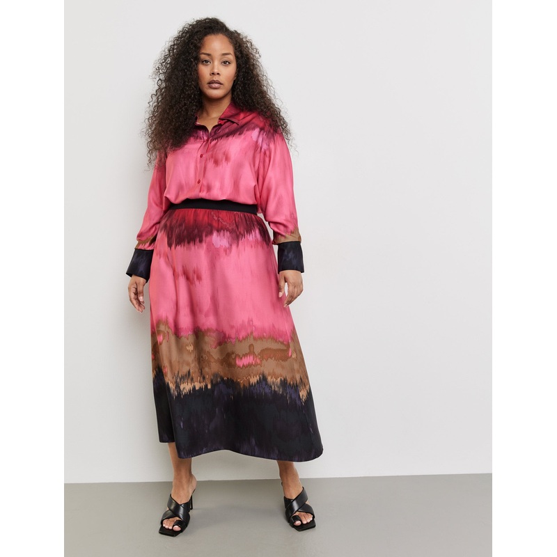 Long Skirt With An Elasticated Waistband