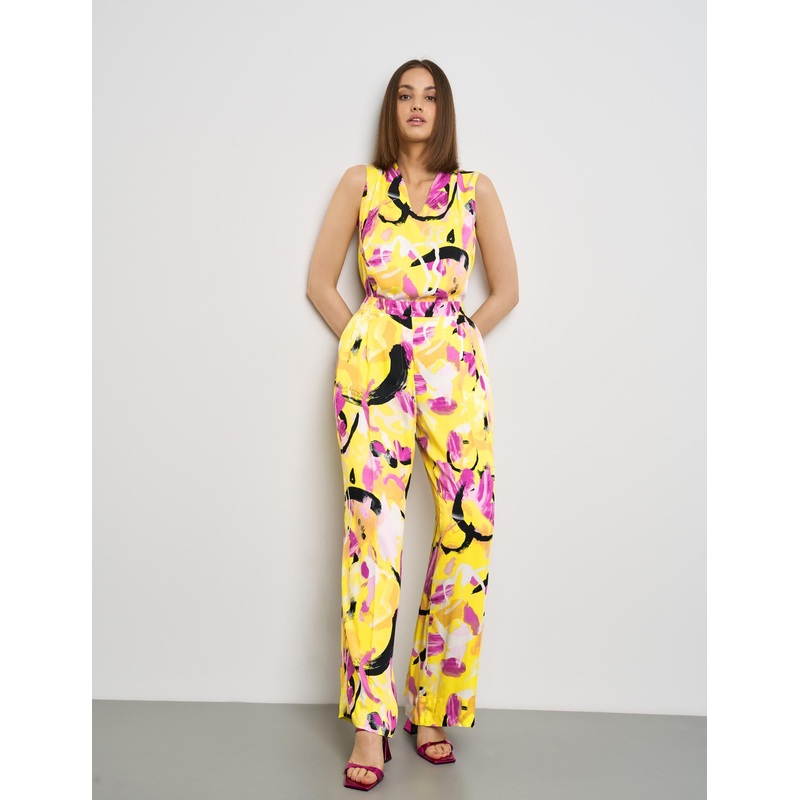 Flowing Palazzo Trousers With A Floral Print