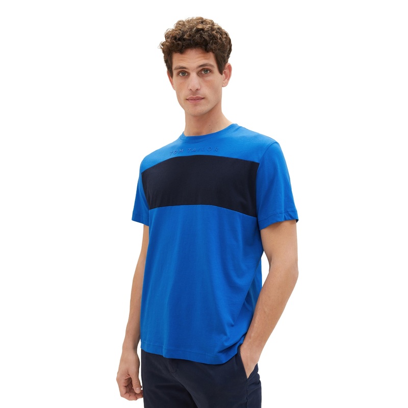 T-Shirt With Cutline