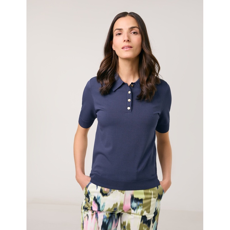 Short Sleeve Jumper in a Polo Shirt Look