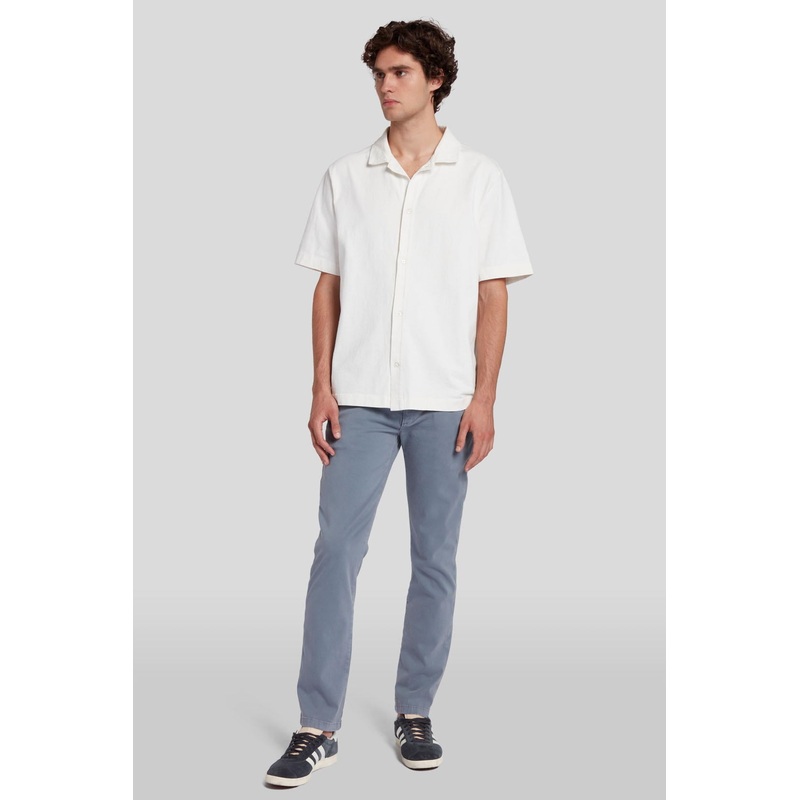 Slimmy Chino Tap. Luxe Performance Sateen Dusty Blue