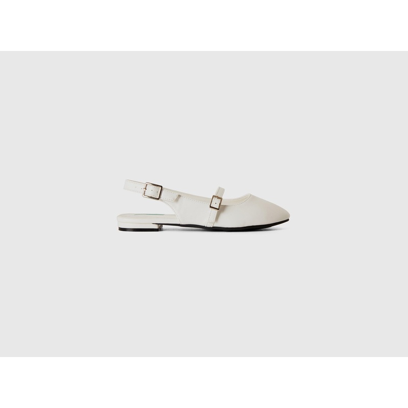 Flats With Buckle
