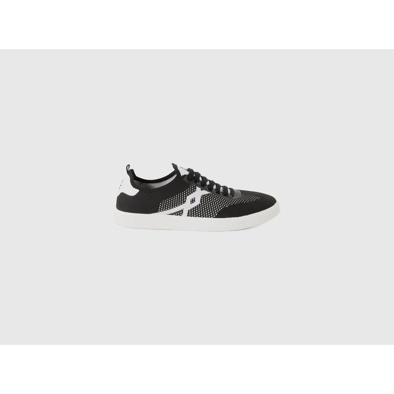 Low-Top Black And White Sneakers