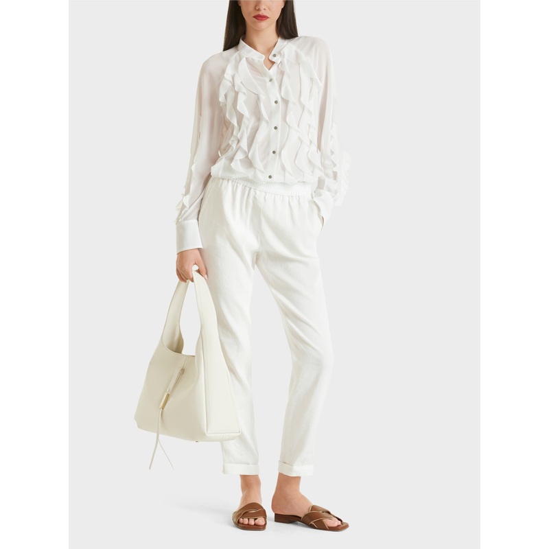 Roanne Model With Relaxed Fit