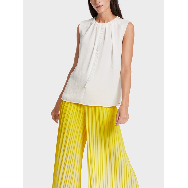 Top With Ruffle Detail