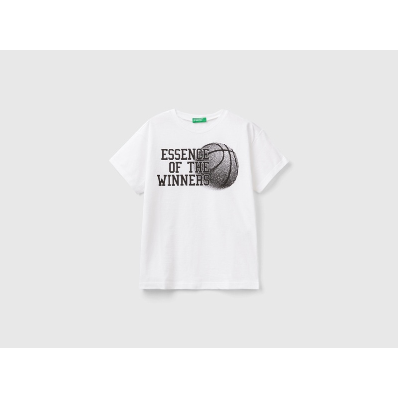 T-Shirts With Sporty Graphic