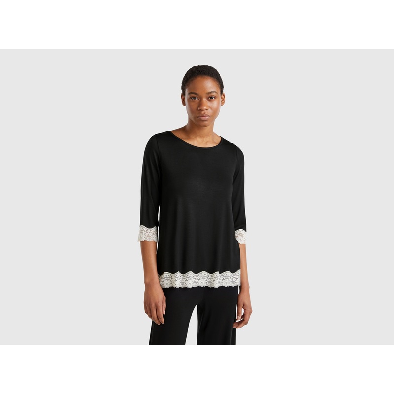 T-Shirt with Lace Detail