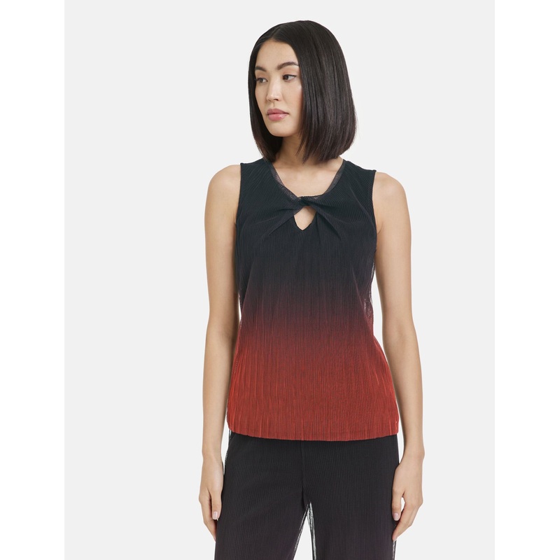 Pleated Top With Colour Graduation