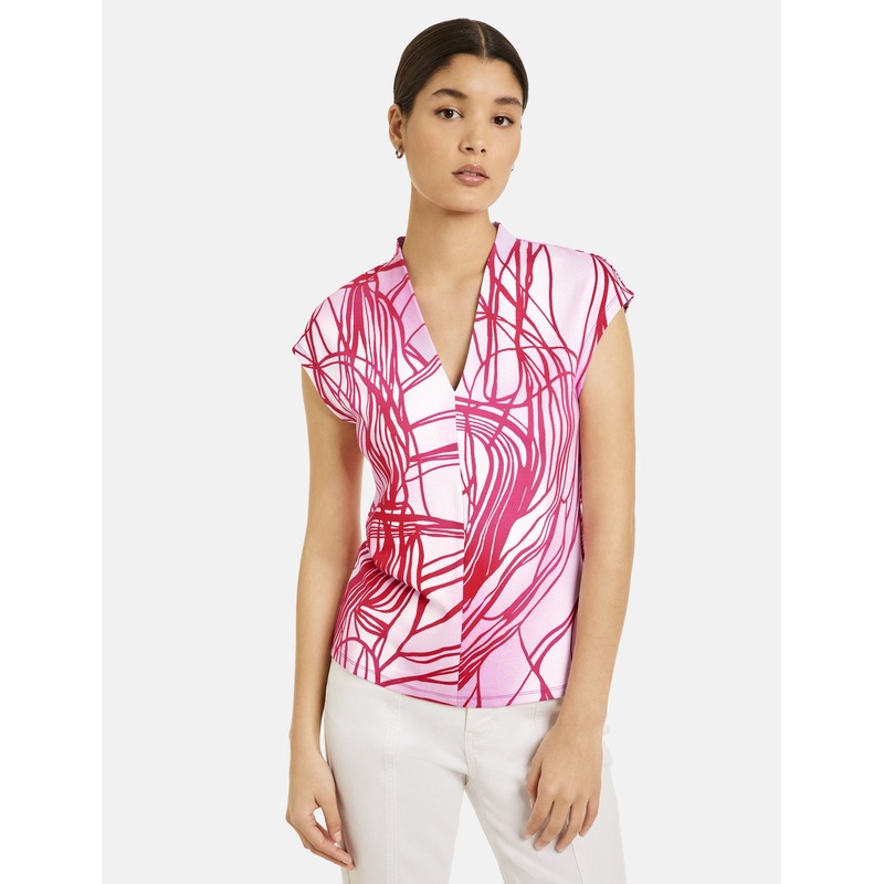 Print Top With A V-Neckline
