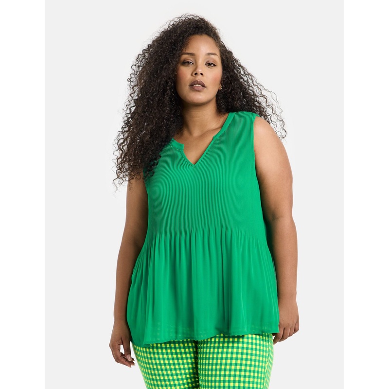 Sleeveless Pleated Blouse