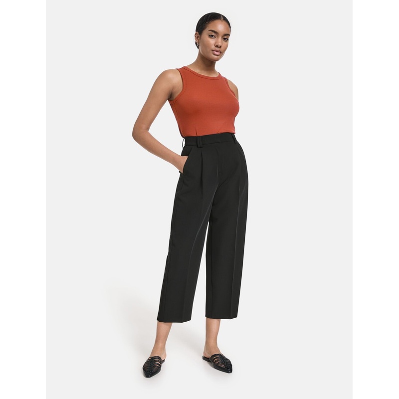 Smart 3/4-Length Trousers