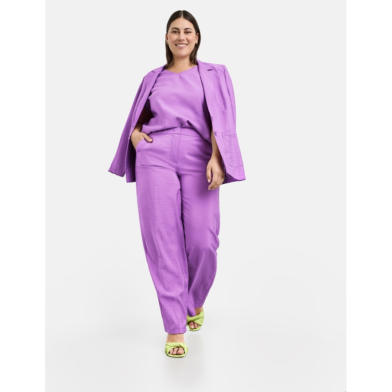 Wide Trousers With A Subtle Shimmer