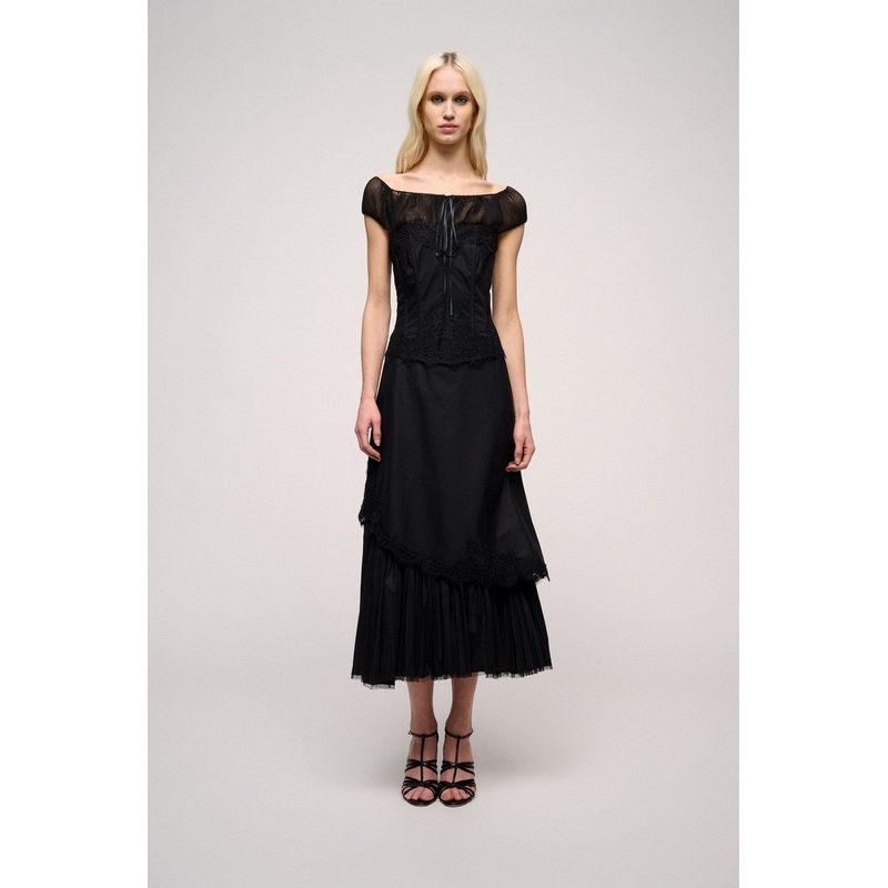 Pinta Elegant Dress