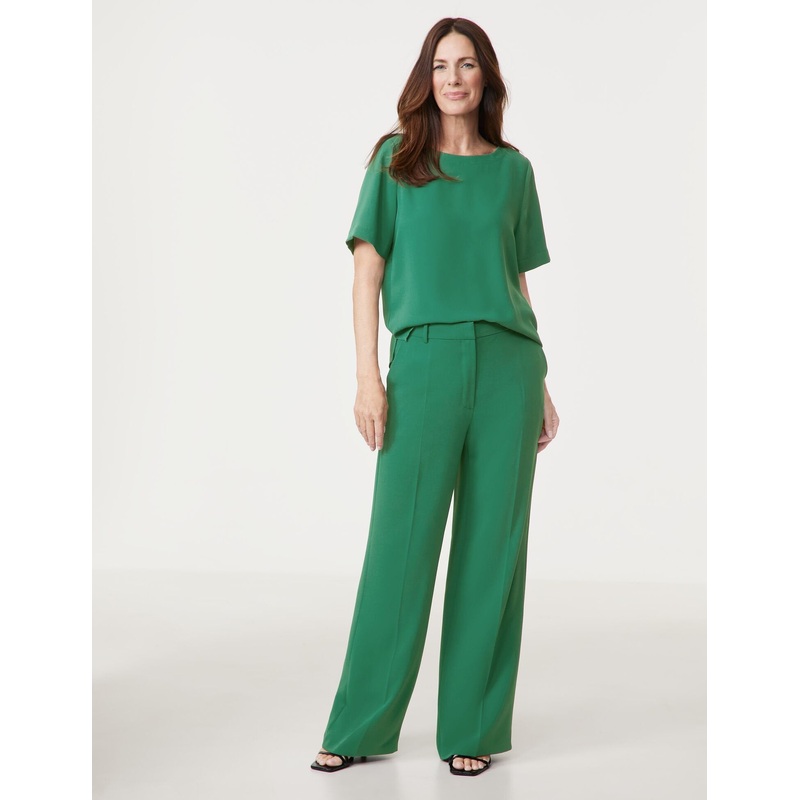 Flowing Trousers With Pressed Pleats