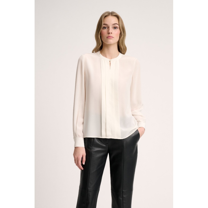 Logica Blouse With Keyhole Neckline