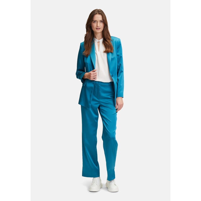 Tightening Pants With Side Slots