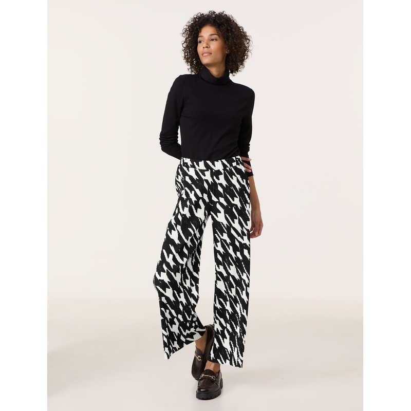 Patterned Pleated Trousers