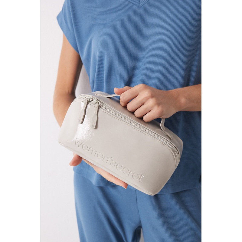 Medium Gray Patent Beauty Case