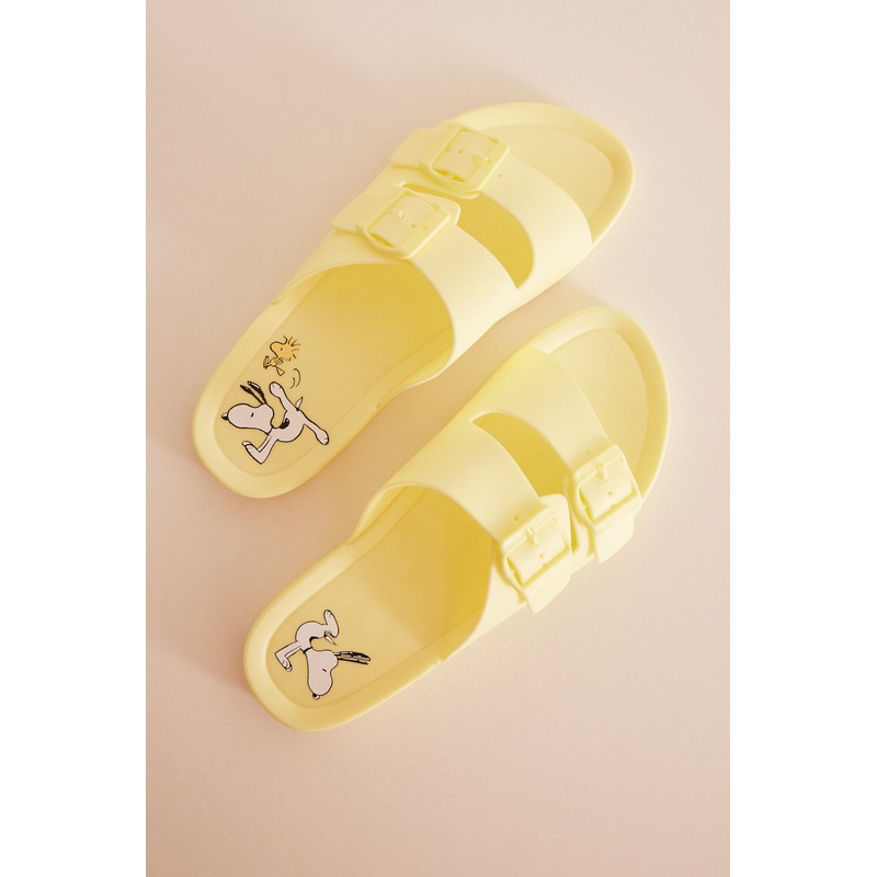 Snoopy Yellow Injected Sandals