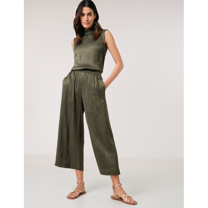 Flowing Cloth Trousers with a Crinkle Finish