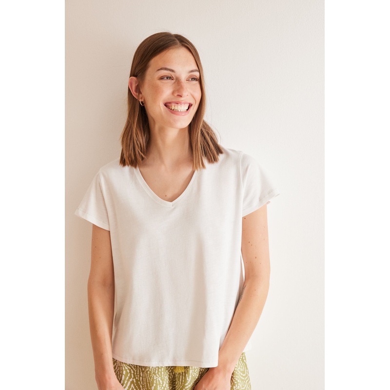 White T-Shirt With V Neck
