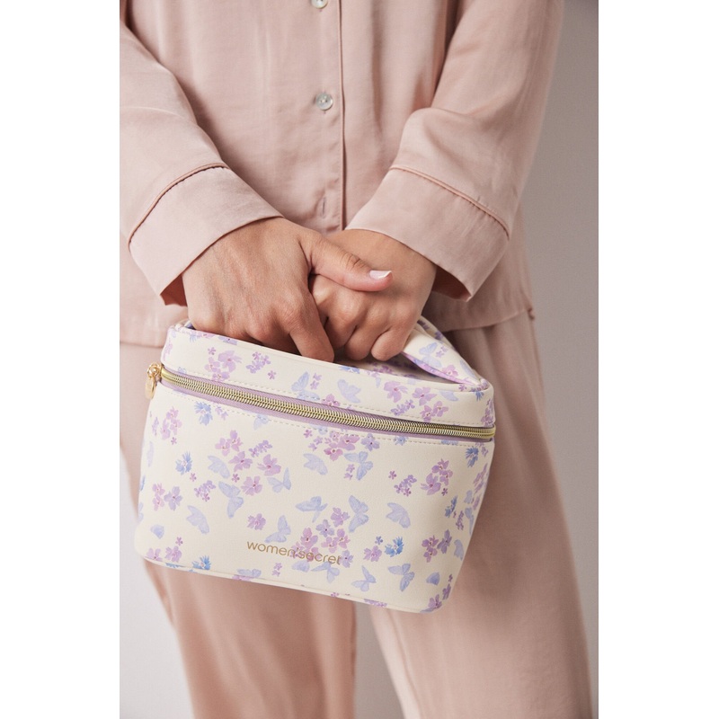 Medium Flower Patterned Chest Beauty Case