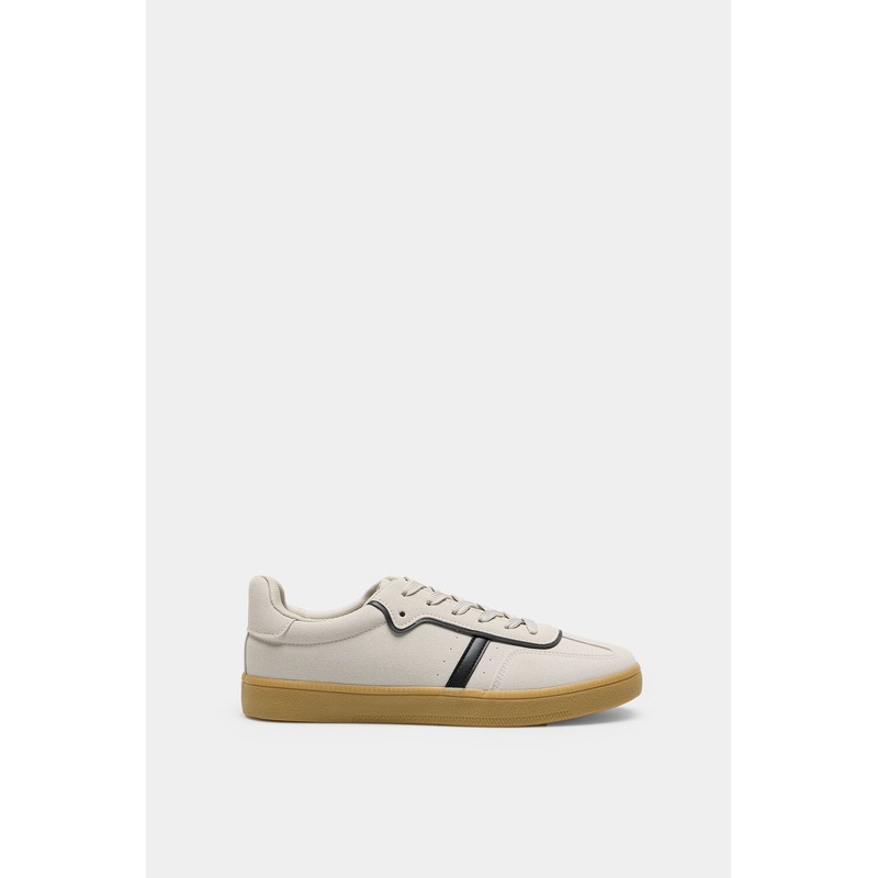 String Contrast Shoe