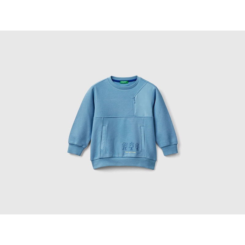 Sweatshirt with Pockets