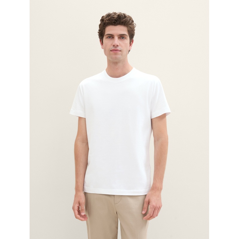 Basic T-Shirt