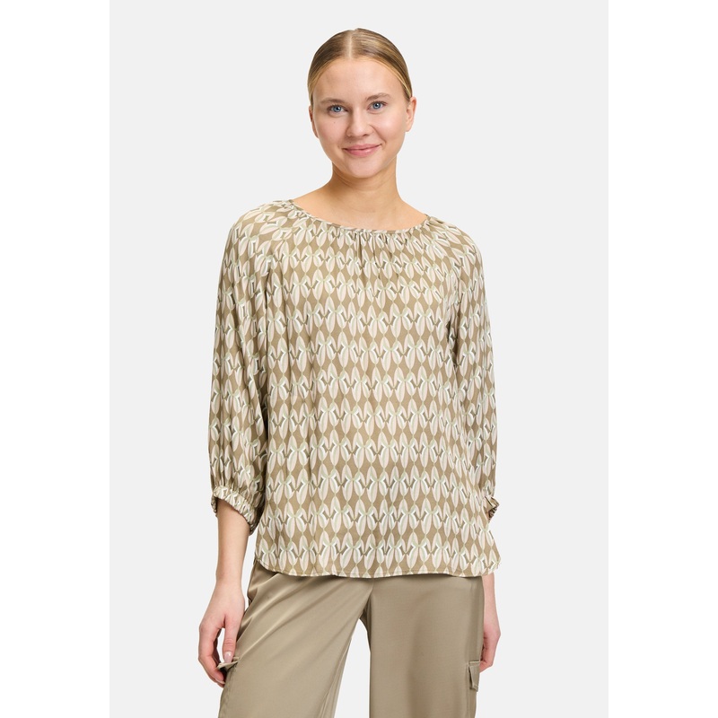 Pull-On Blouse with A Round Neckline