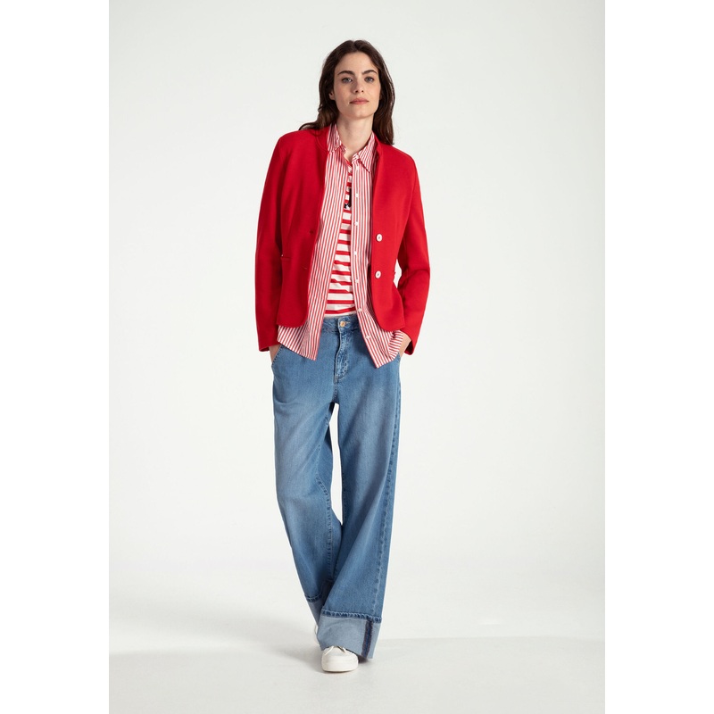 Wide-Legged Jeans with Turn-Ups