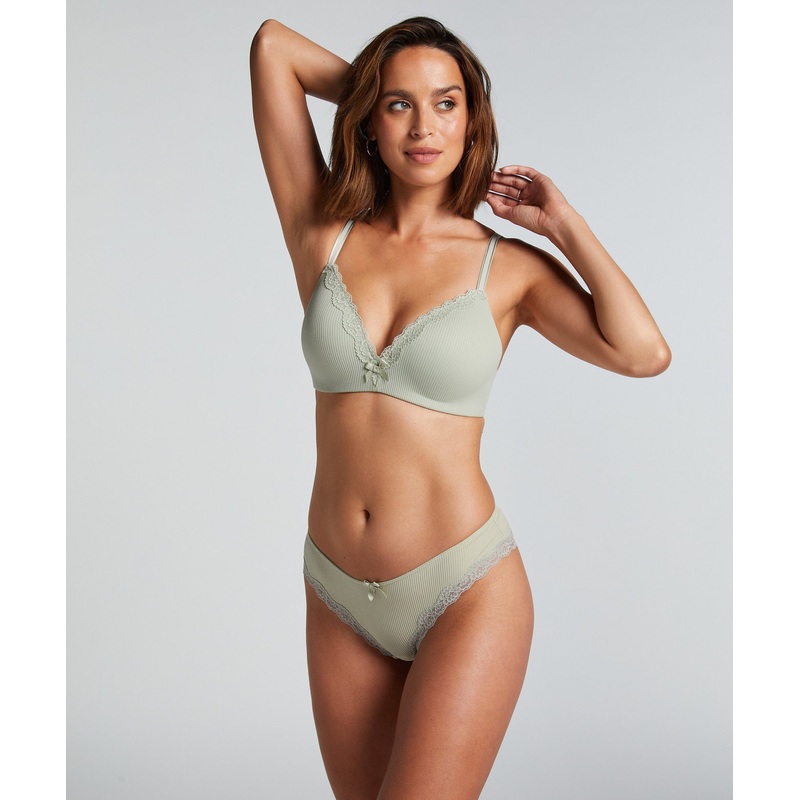 Lola Brazilian