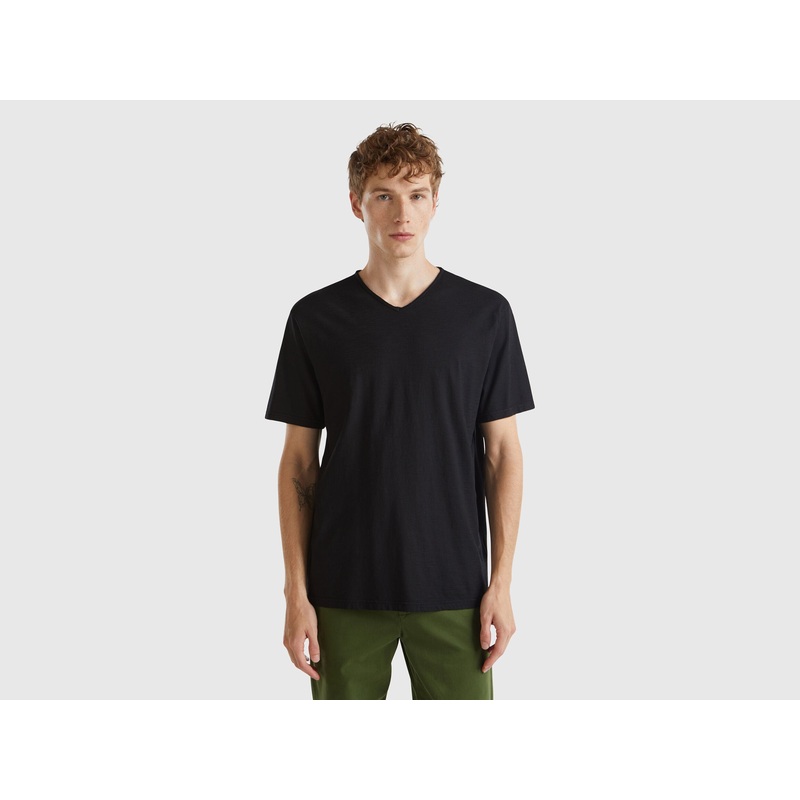 100% cotton t-shirt with V-neck