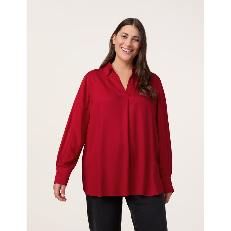 Elegant Blouse with a V-Neckline