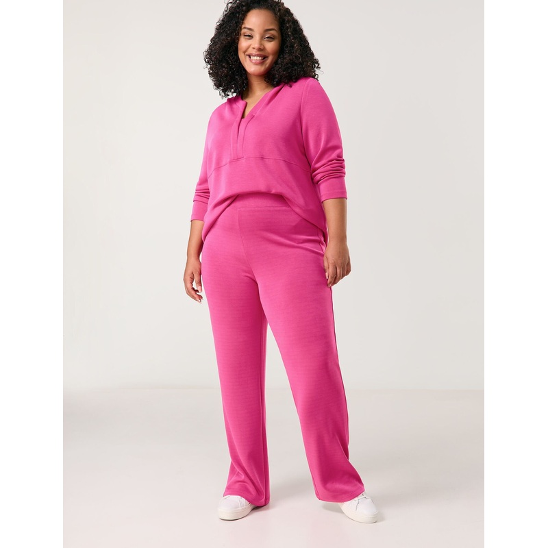 Pull-On Trousers Made of Sand-Washed Sweatshirt Fabric